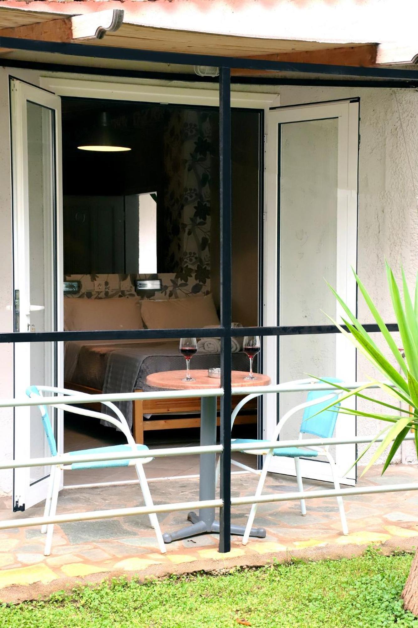 Potamaki Studios & Apartments Stoúpa Rom bilde